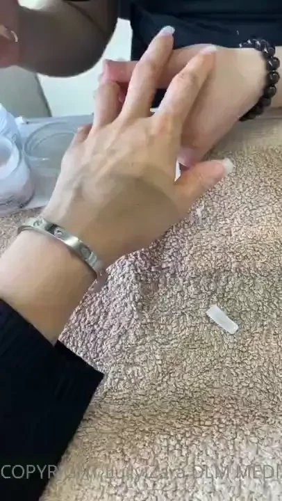 Fresh new nails done fancy treating me now off for a sun bed and 