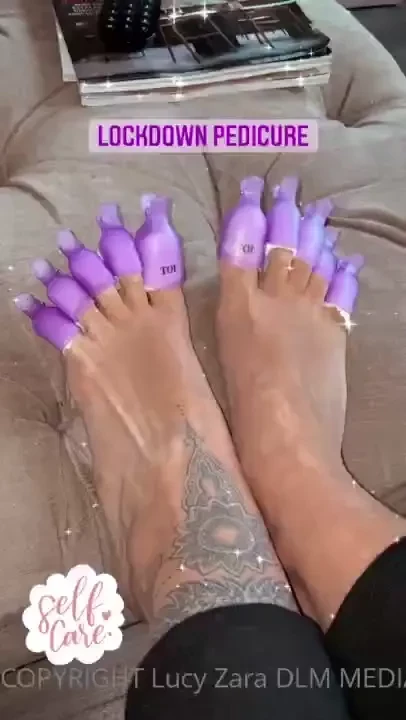 Lockdown pedicure time miss having my regular pamper time 