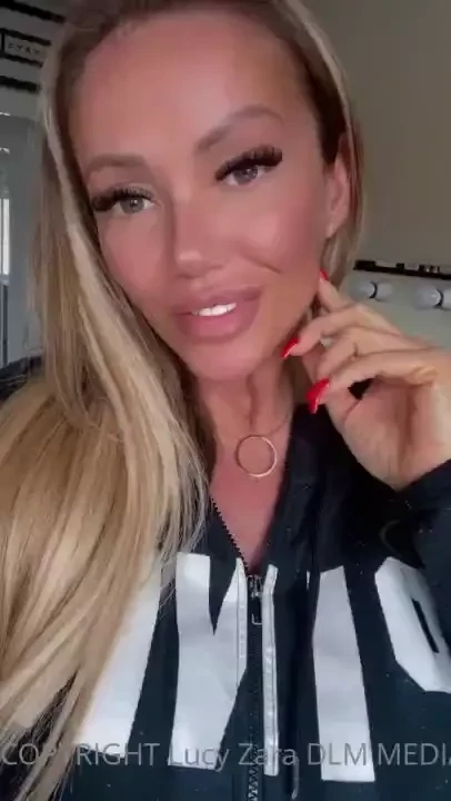 Loving my fresh new lashes and brows today nothing like abit of beauty 