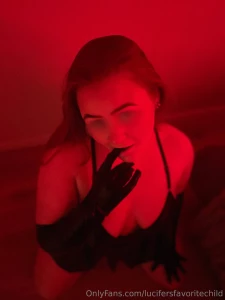 My favorite colour is red what is yours