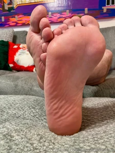 Santa s putting his feet up before the trek around the world next week part 9