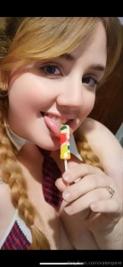 Sweetgiirl23 sexting customs feet virtual girlfriend nud3s d1ck r4t3