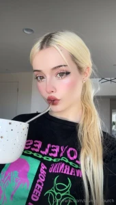 I m waiting in your dm s