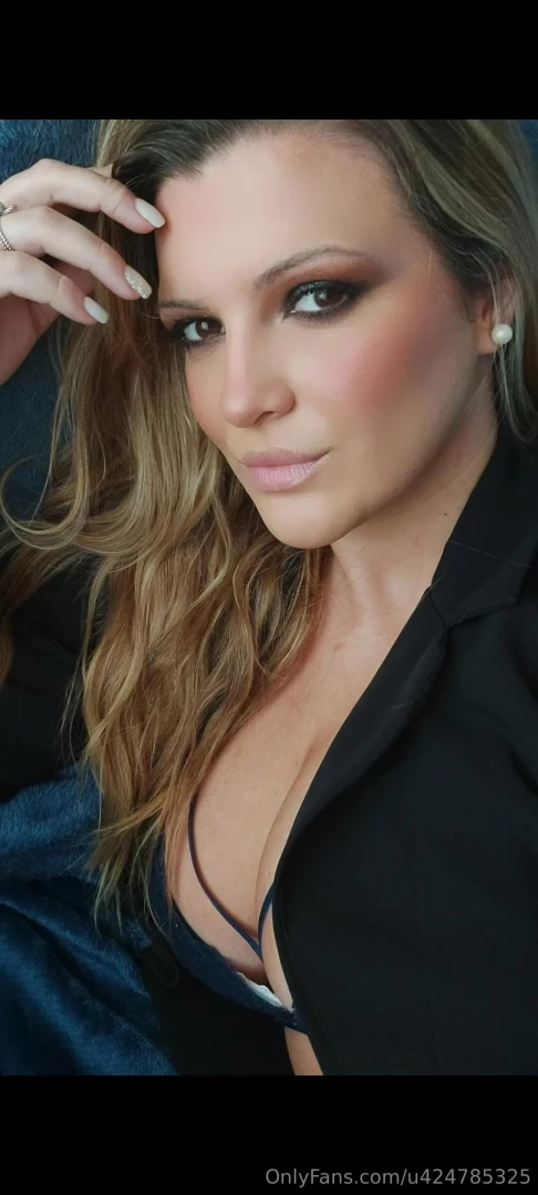I would love to play with my camera and with you 