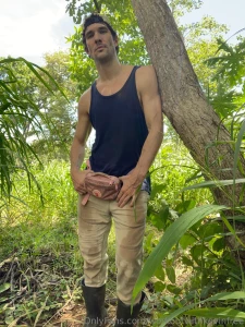 Lick the sweat off my body and thank me for giving you the privilege