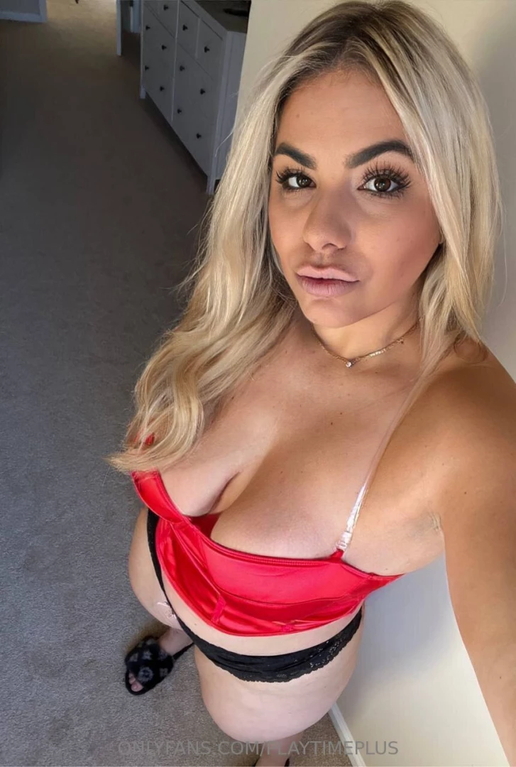 You ll never spend a minute unsatisfied in my bed 