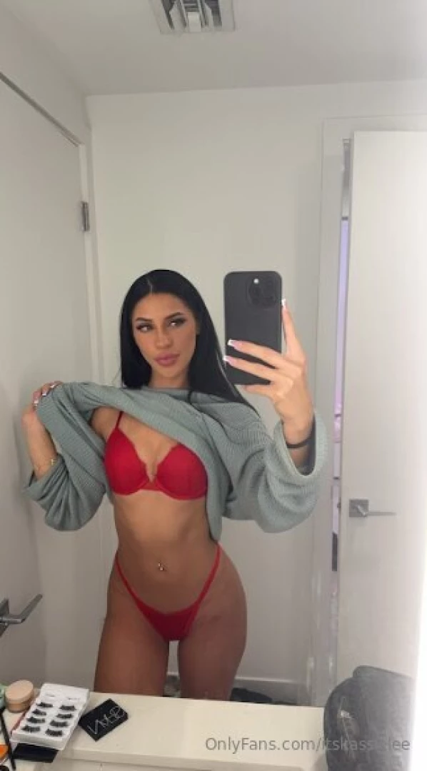 I m so hot and so ready for you daddyyy are you bold enough to strip 