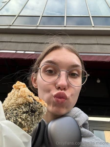 Mood playful and sassy yes sometimes i can be both funny and very sexy