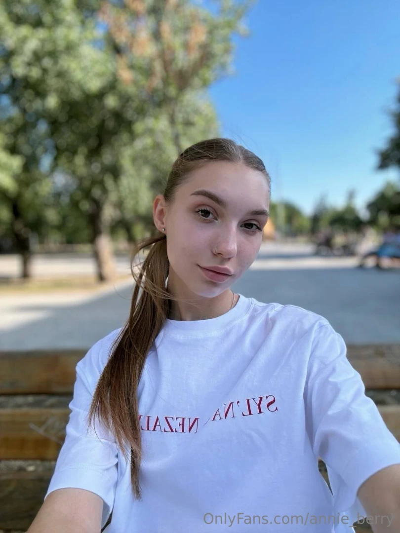 Hi hi what s the weather like 