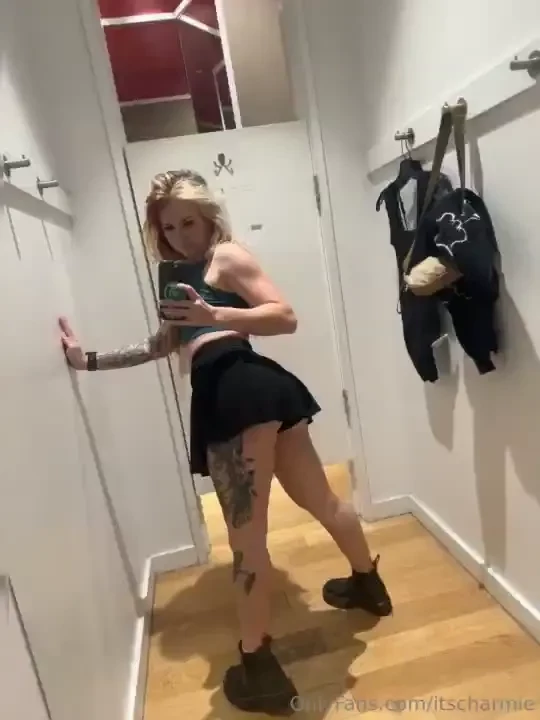 Some vids from the dressing room before it got really spicy part 2 