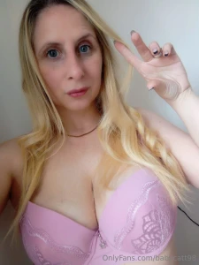 Subscribe and talkme your favorite blonde free roblonde22 vip