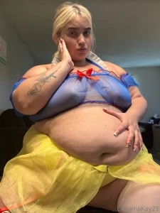 Snow white appears to have been a little nbsp too nbsp full after part 3