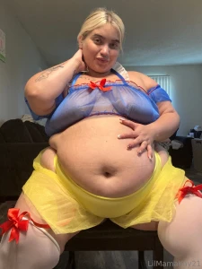 Snow white appears to have been a little nbsp too nbsp full after part 4