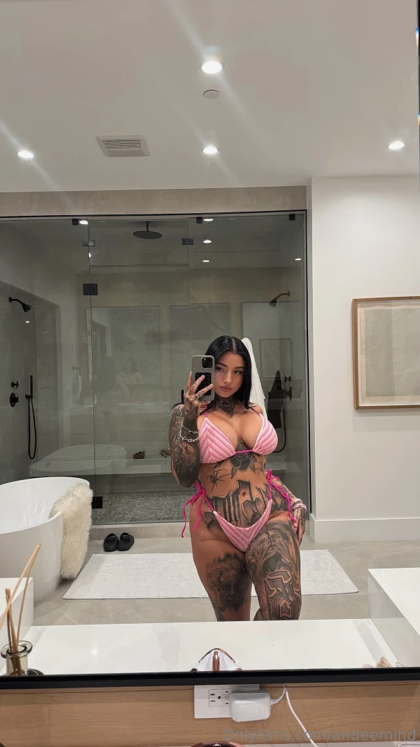 Be mine me talking to that dreamy bath tub 