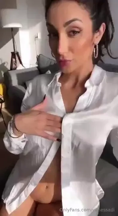 Just text me if you wanna get boobies 