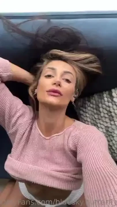 I m all yours come talk to me i m online now 