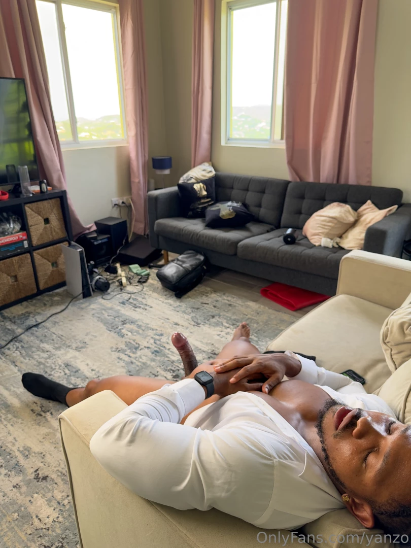 Waiting for you to come touch it 