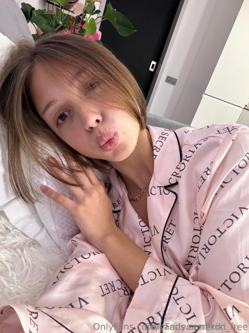 Hi i would be very happy if you subscribe to my friend alice 