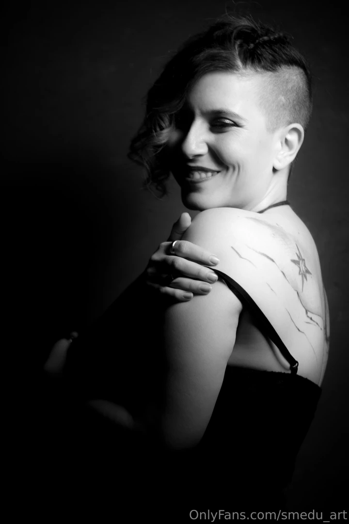 A present for my fans i love this pics do you prefer black and white part 4 