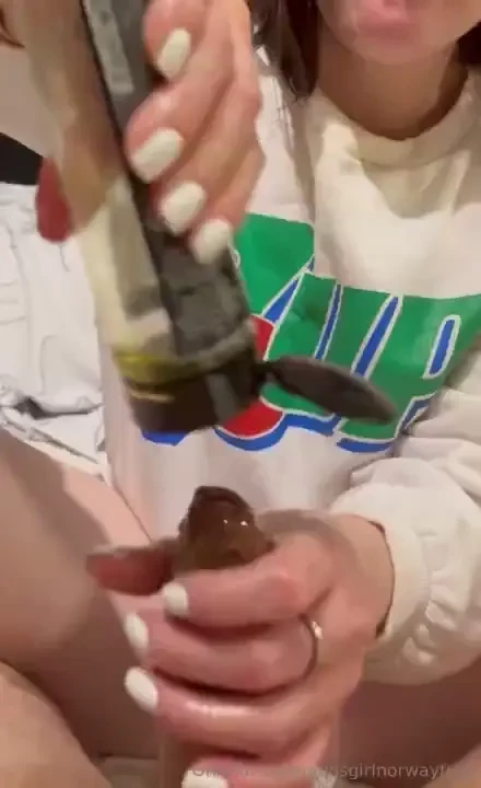 F tt nske om handjob elsker ha en kuk i hendene med deilig varm olje 