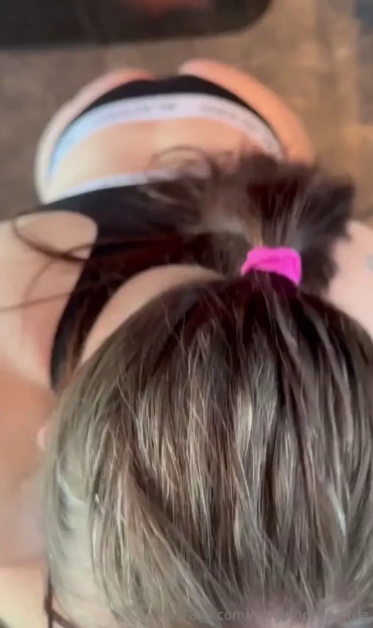 Jeg elsker suge pikk foran peisen svelger alltid spermen hvem er den 