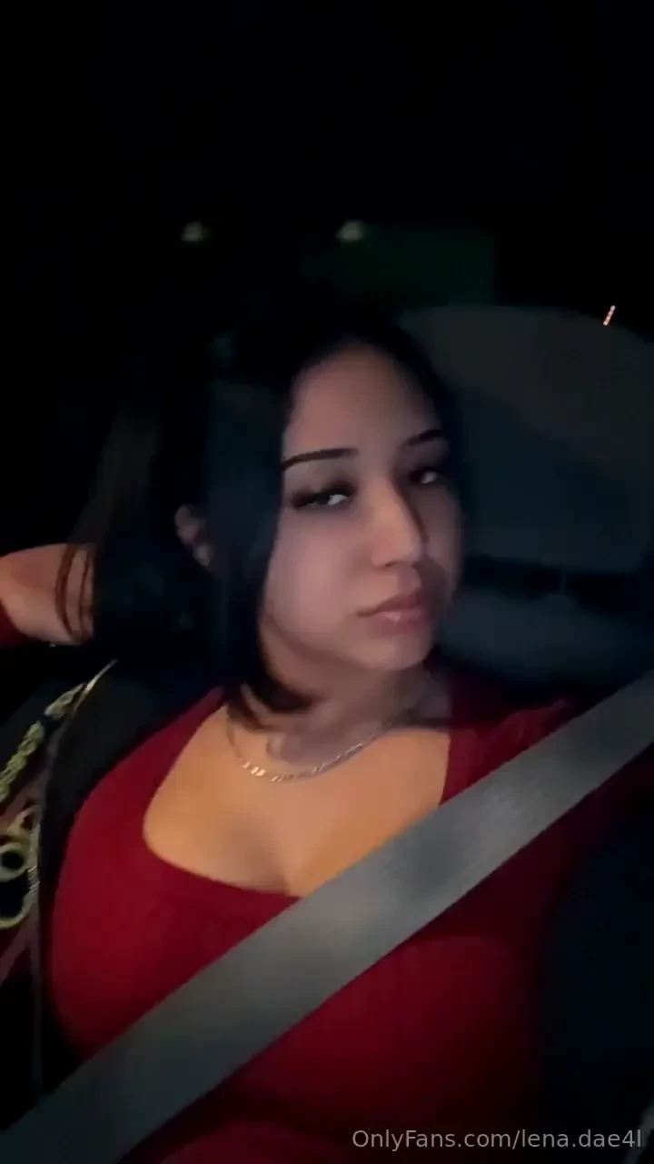 Hot self petting of me showing you how sexy my body is when i m out 