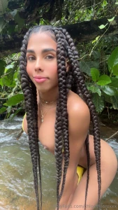 La vida es bonita no crees life is beautiful don t you think