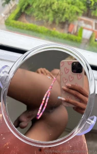 Aqu hay un lugar muy seguro para que guardes tu leche here is a very