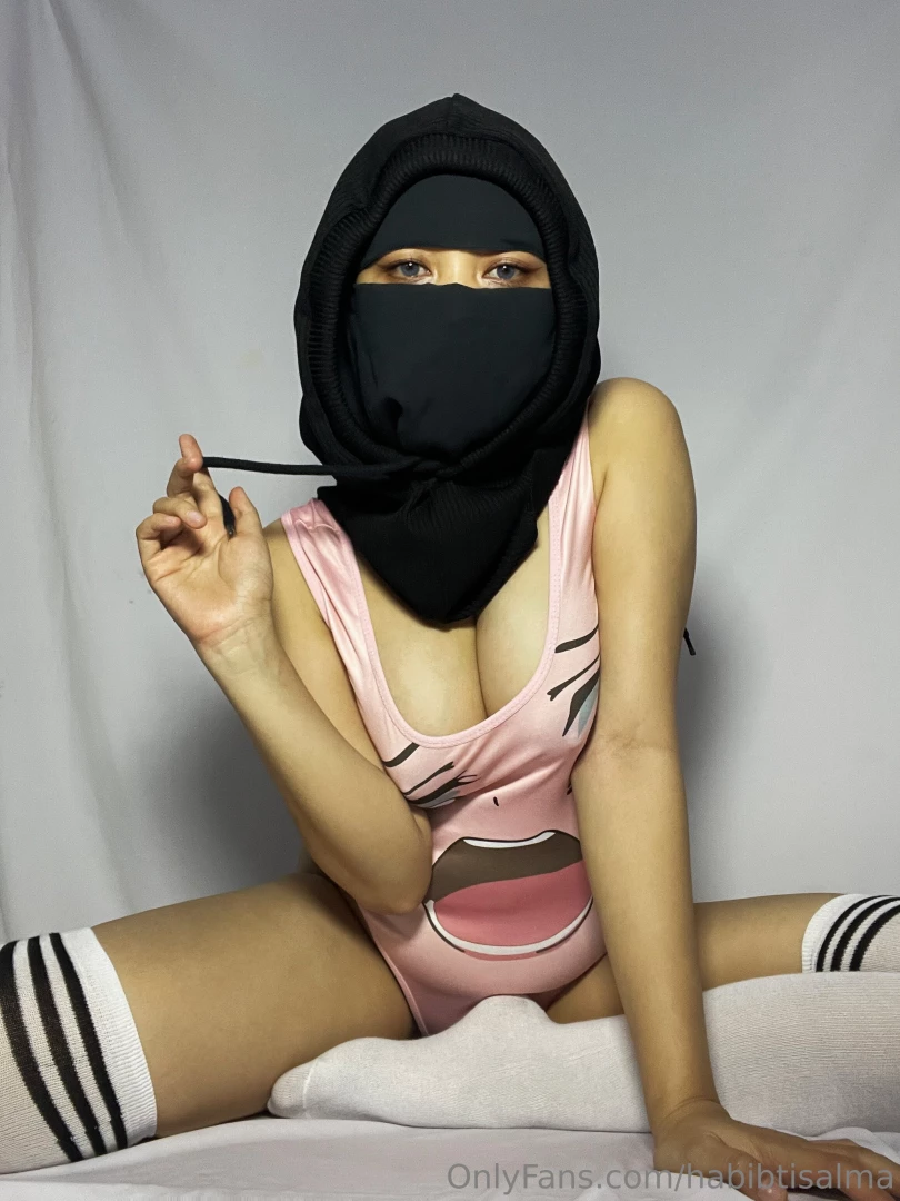 Can i sit on your lap while you re working 