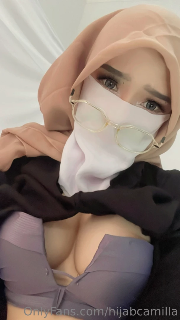 Feeling playful now come have some fun with me 