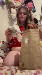 Yk i always love stuffing my face w taco bell 3 i felt soooo huge part 3