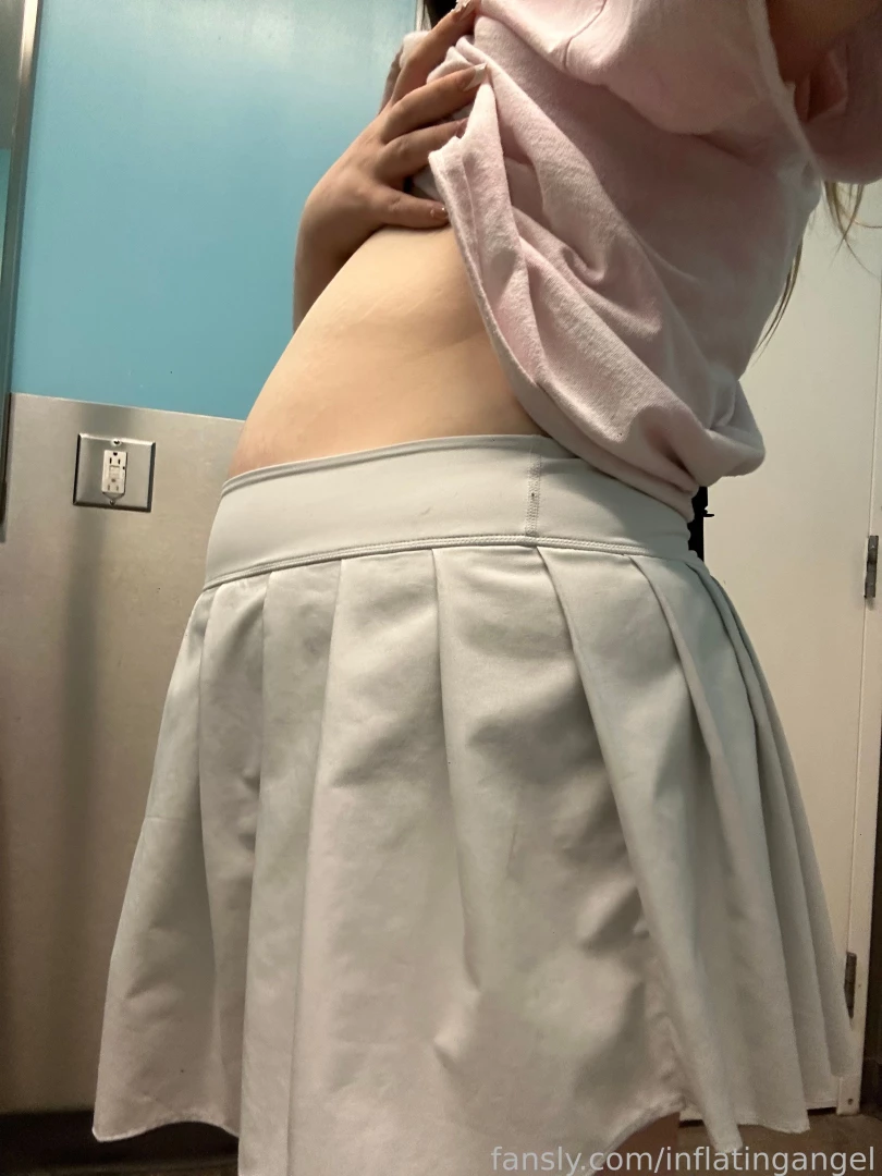 It s getting harder and harder to hide my fat when i m out - side note part 1 