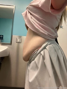 It s getting harder and harder to hide my fat when i m out - side note part 2