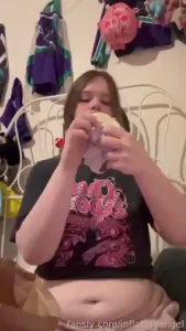 Me eating taco bell last night i had a meal 4 two 3 i am obsessed with
