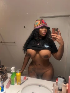 Quick selfie while cleaning