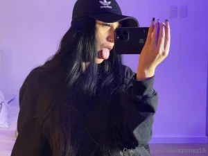 Would you prefer seeing me full clothed or being naked