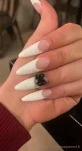 It really add more pleasure when i touch myself having this nail