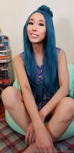 Ur geeky best friend that u want to fuck