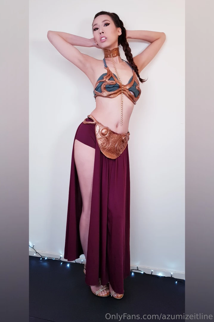Slave leia cosplay 