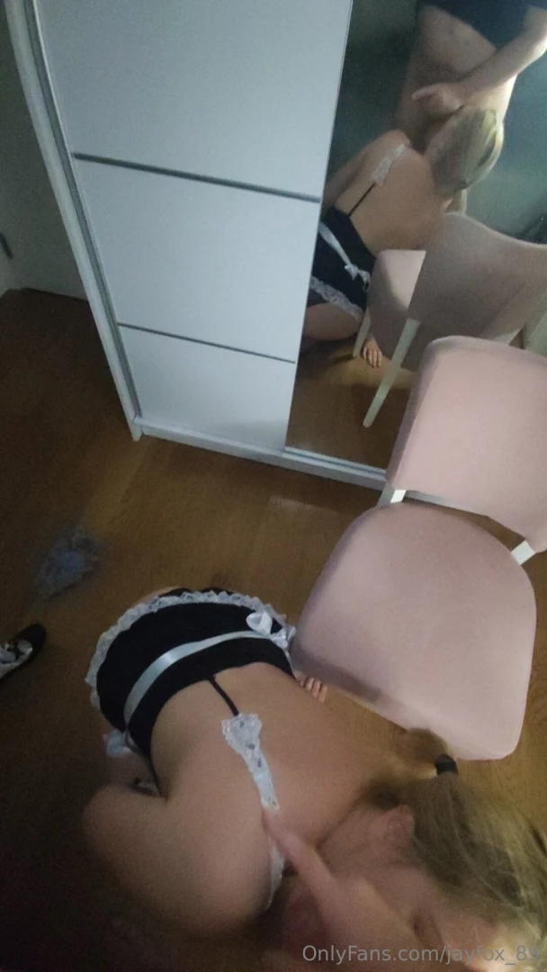 U kostimu sobarice zelela sam da pospremim stan al nisam mogla od 