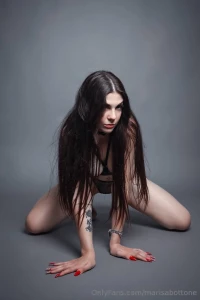 Ah pensi di potermi resistere scrivimi in chat che ti faccio vedere