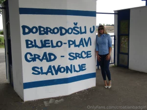 Napaljena osije ka legica bez granica u sexu 7000 slika i 400 hard