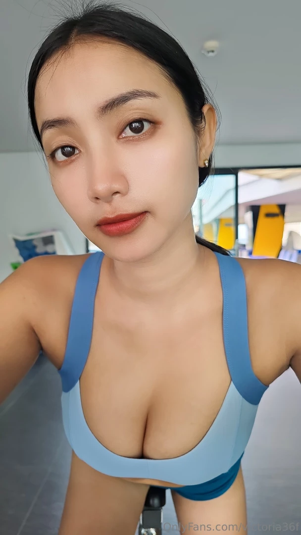 Imagine me looking at you like this while holding your di 