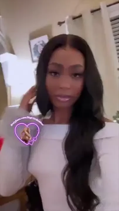 I was so adorable and horny on christmas 