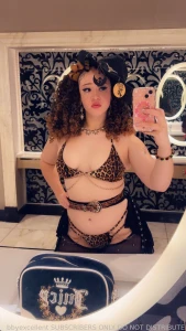 Bikini cowboy selfies at the venetian slight nsfw due to bikini part 1