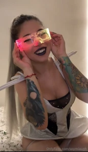 You re making me smile and bite my lip