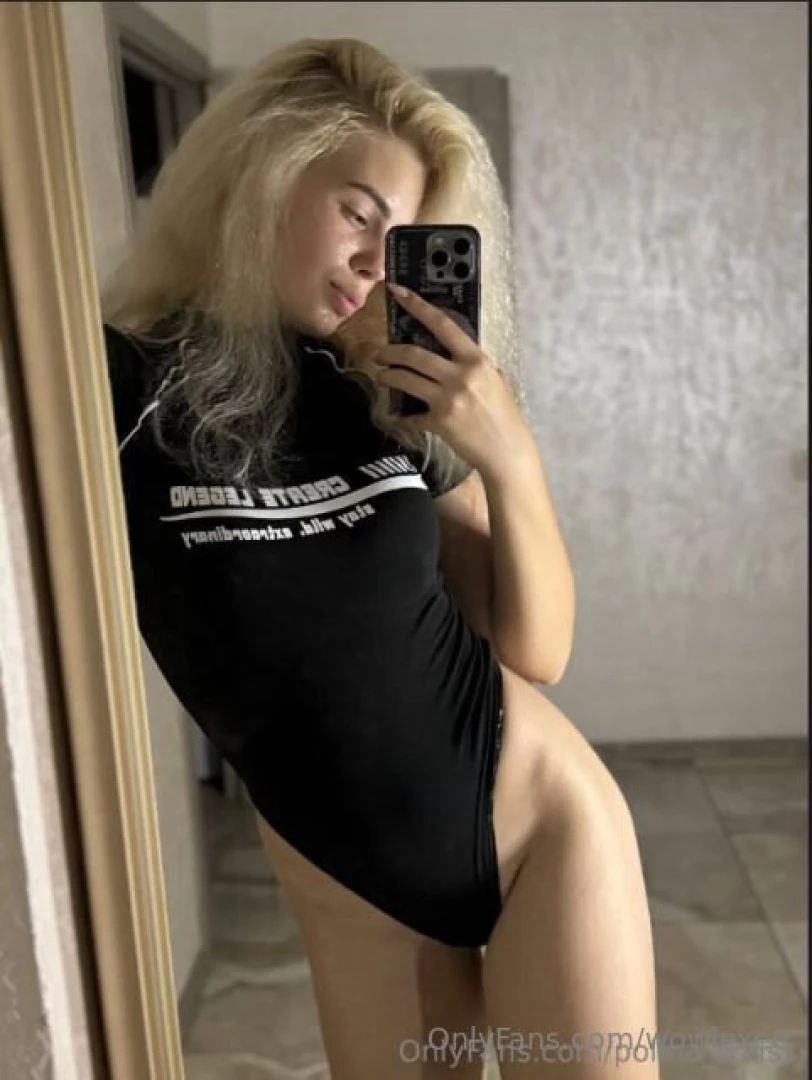 Polina_weiss is wet now she loves to have her juicy ass squeezed this part 236 