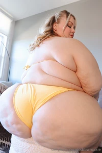 Tried on a new teeny yellow bikini wishing it were summer part 8