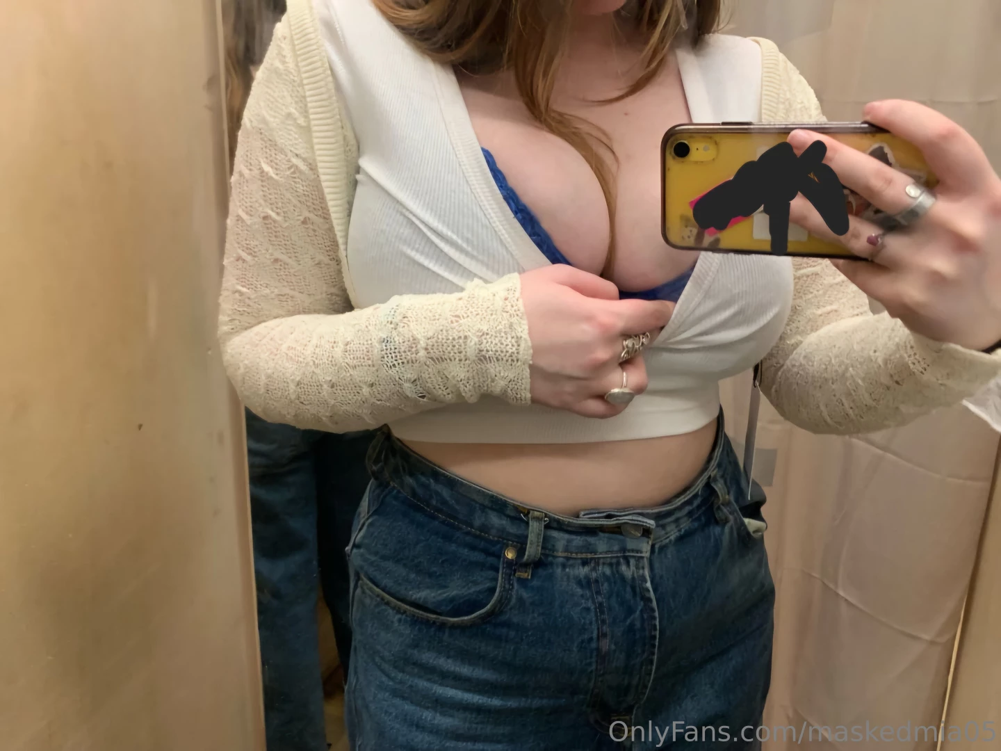 Went clothes shopping today dm me which is your favorite 