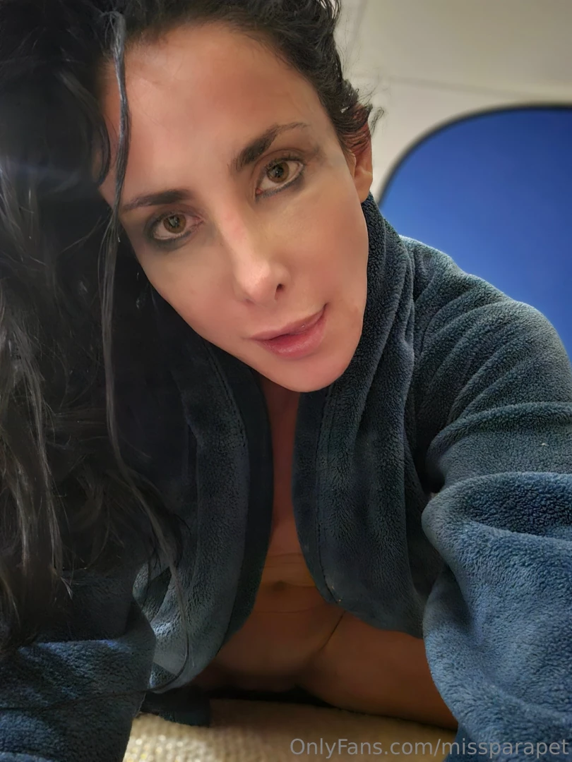Jist got back from a beach photoshoot and mid makeup removal i thought part 1 